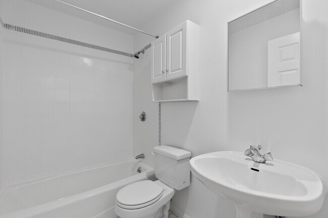 Photo - 15 Cleveland Pl Apartments Unit #9