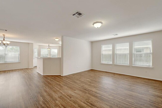 Photo - 361 Carriage Way