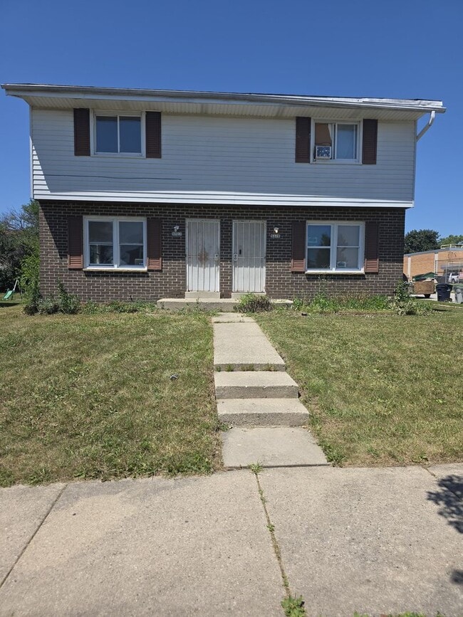6627-6629 N 105th St - 6627-6629 N 105th St Unit 6627