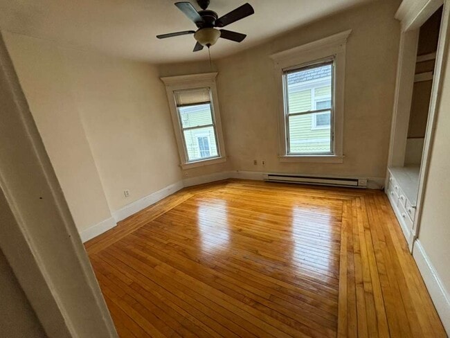 Building Photo - 17 Edson St Unit 20R