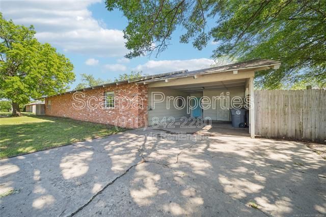 Photo - 5520 E 47th Pl