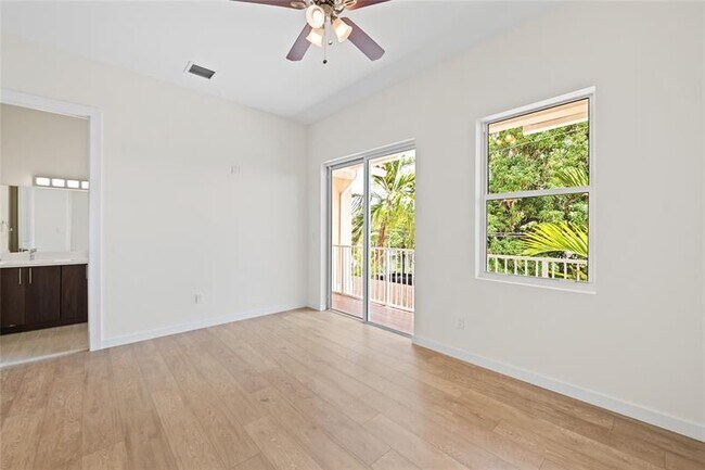 Photo - 1434 SW 4th Ave