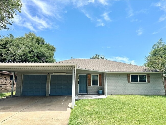 Building Photo - 1126 E Dartmouth Ln