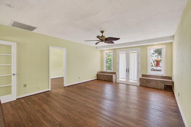 Photo - 817 N Palmway