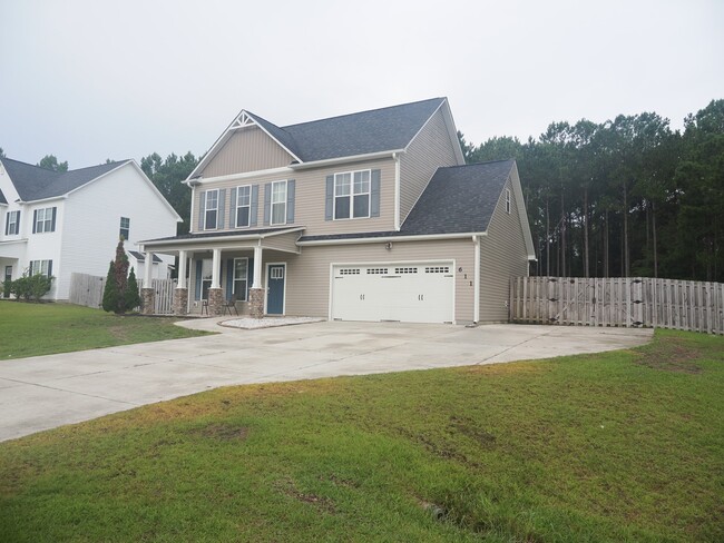 Building Photo - 611 Winfall Dr