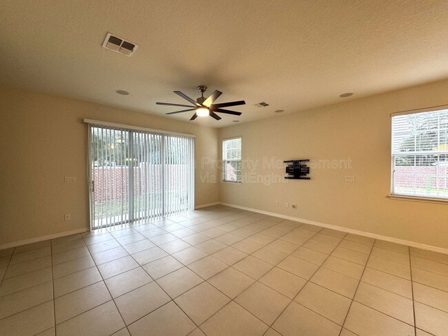 Photo - 590 Prospect Point