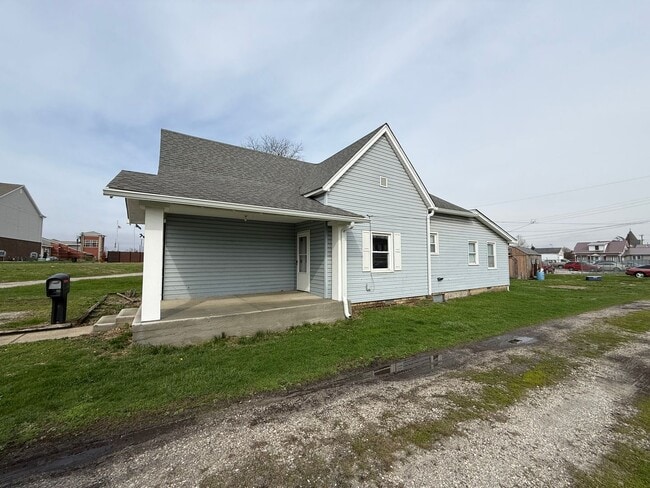 Building Photo - House for Rent