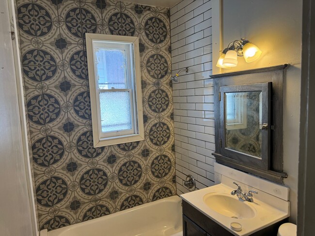 Photo - 2564 N 15th St