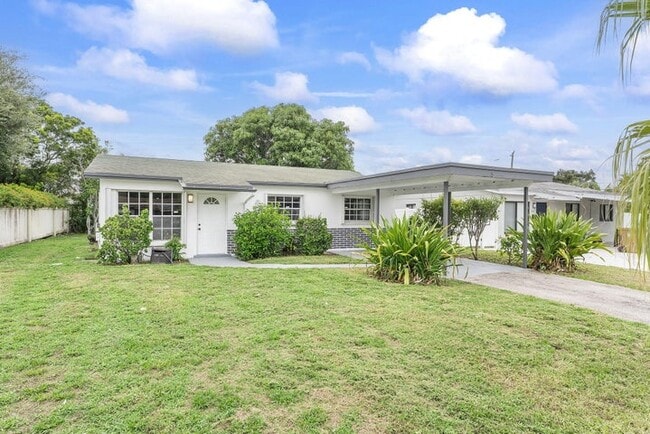 Photo - 441 NW 2nd Ave