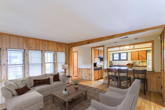 Photo - Adorable 2BR Carriage House Minutes from Downtown Mpls!