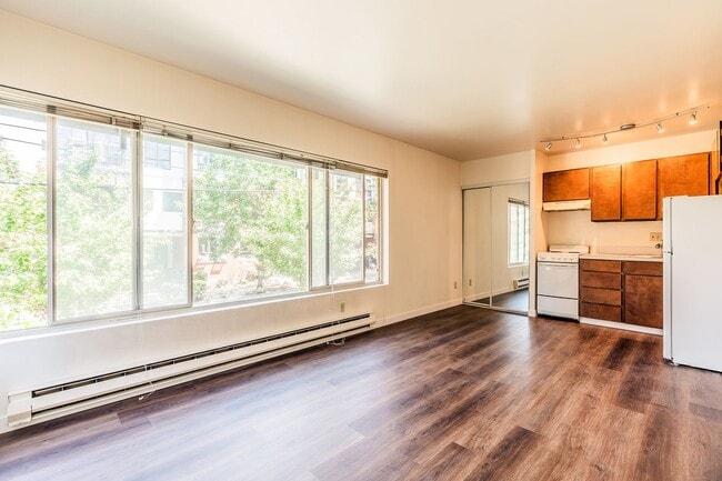 Photo - Camelot Apartments