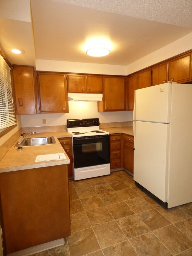 Photo - Rent Special: 1/2 Off May's Rent!! 2-bedroom Single Level Apartment Unit 2481