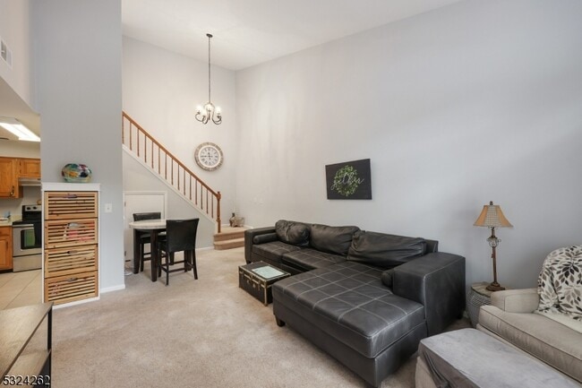 Photo - 28 Spruce Ct