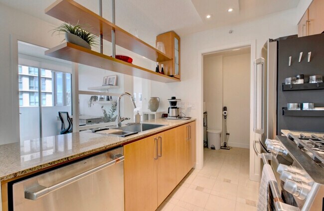 Photo - 1408 Strathmore Mews Unit ID1345527P