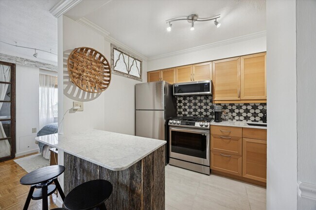 Photo - 604 S Washington Sq Unit 1806