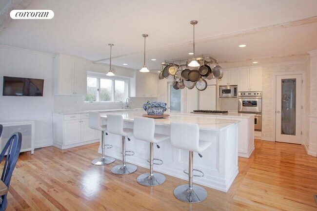 Photo - 170 Erica's Ln