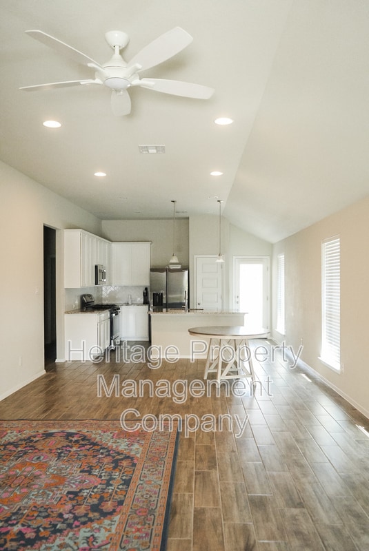 Photo - 139 Lyndon Dr