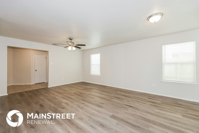 Photo - 912 Laredo Plaza