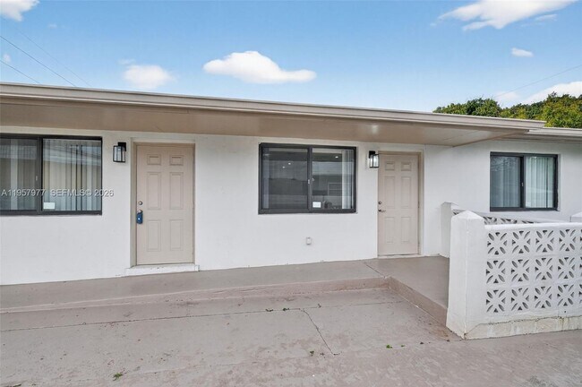 Photo - 4727 NW 4th St Unit 4727