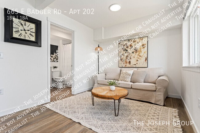 Photo - 665 E Badger Rd Unidad Apt 202