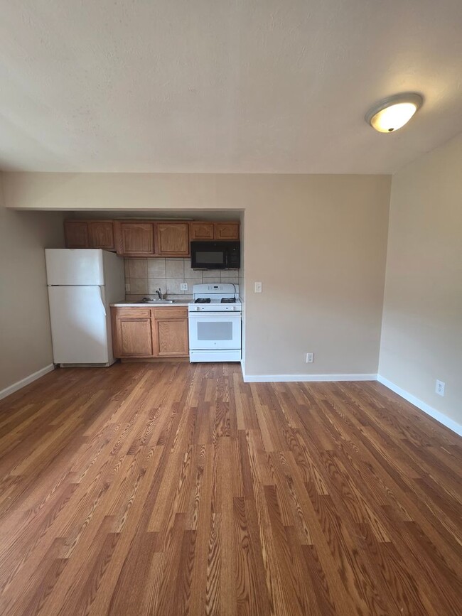 616 N 46th St Unit 9