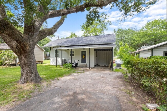 Photo - 412 Waco Ave
