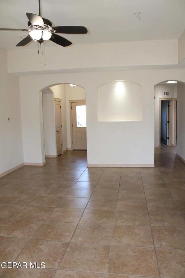 Photo - 3060 Cascade Point