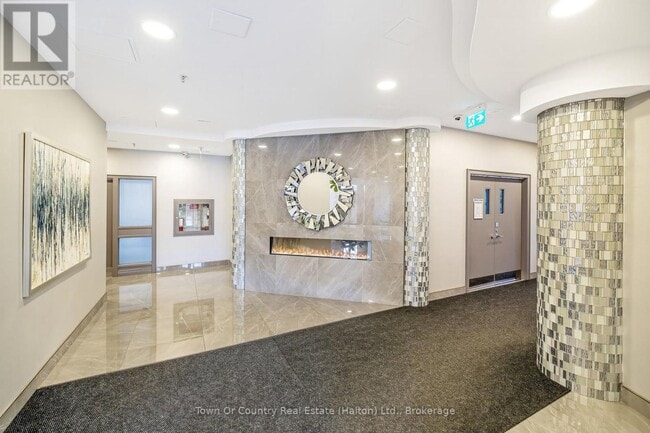 Photo - 200 Burnhamthorpe Rd E Unité 1309