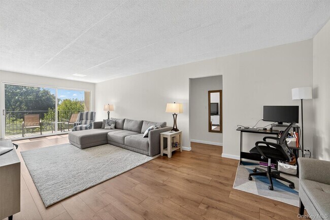 Photo - 130 Colonial Pkwy Unit 3K