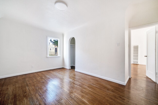 Photo - 2235 Locust Ave