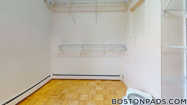 49 Glenwood Rd Unit 1A