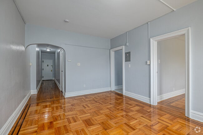 1BR, 1BA - 610SF - Living Room