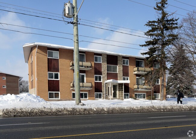 Primary Photo - Waterford Apartments