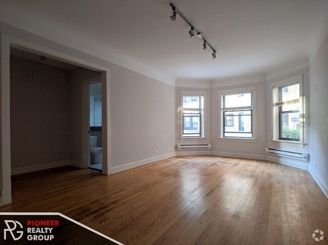 Building Photo - 2329 N Rockwell St Unit 2319-A1 Rental