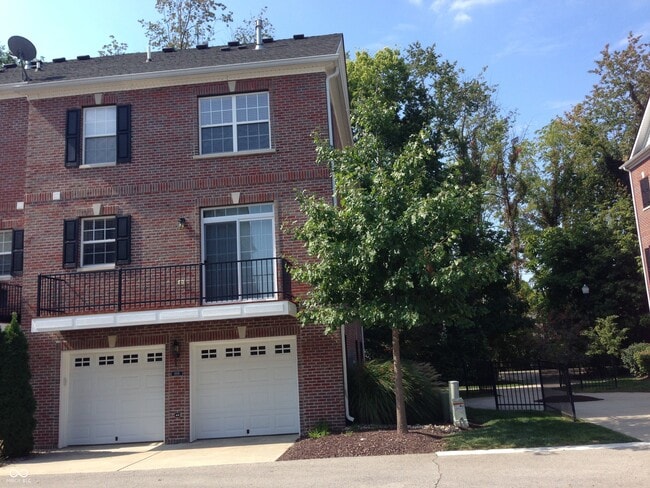 Building Photo - 998 3rd Ave NW