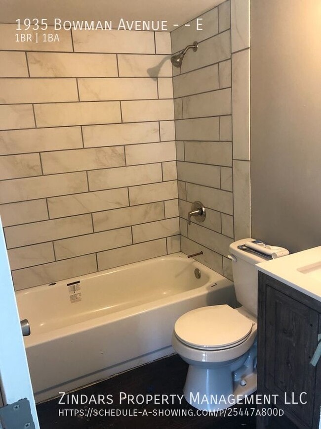 Building Photo - 1935 N Bowman Ave Unit E