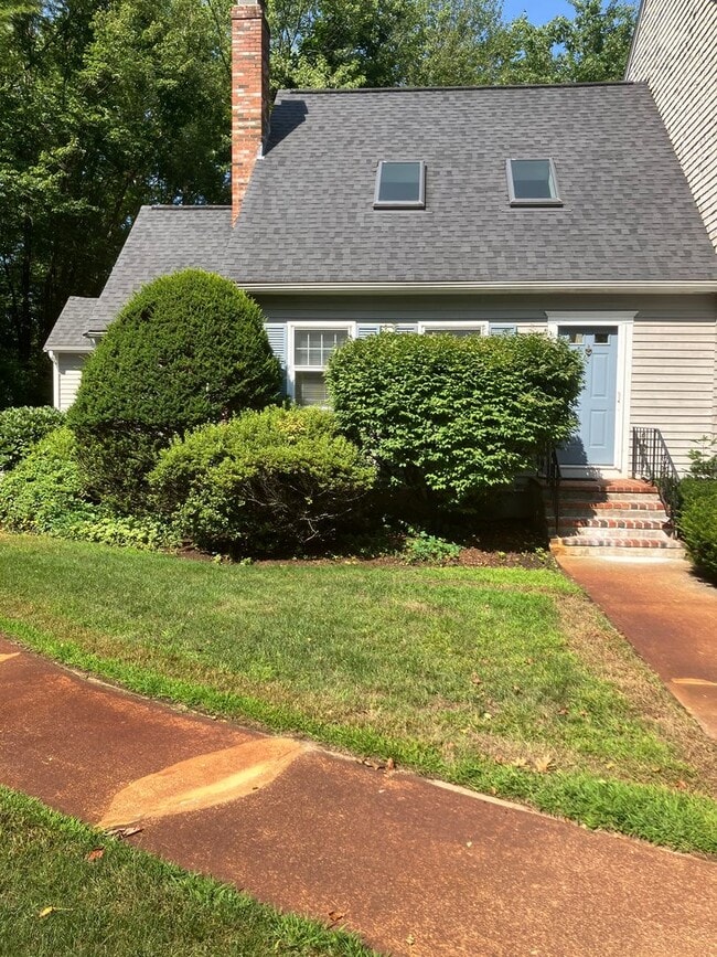 Building Photo - Spacious 2 Bed/2 Bath Corner Unit in Easton!