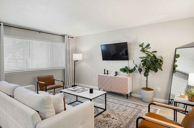 Building Photo - 600 Nottingham Oaks Trail