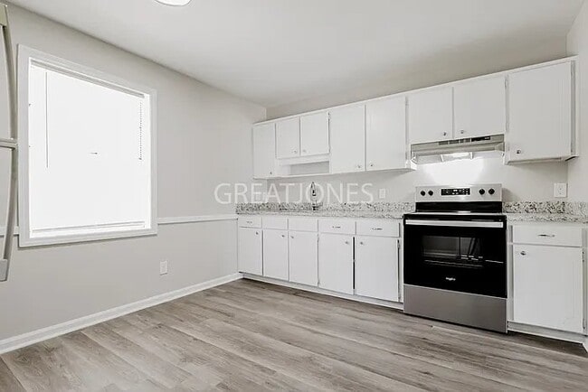 Photo - 1704 8th Pl S