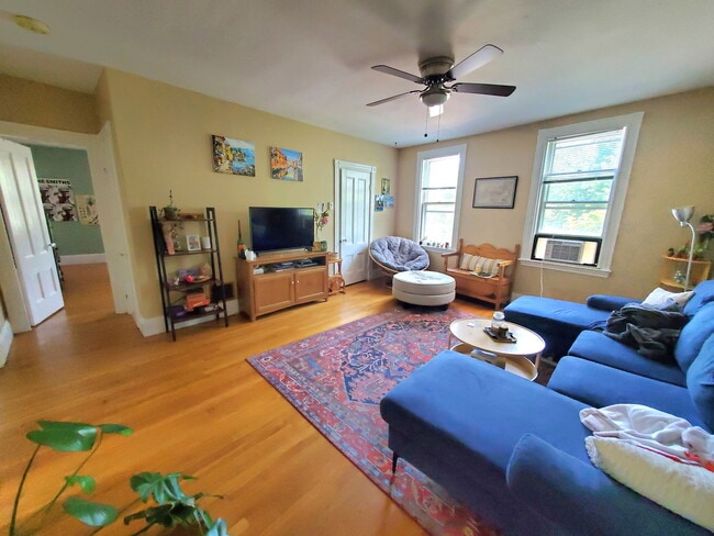 Photo - 234 Cypress St Unidad U33 Rental