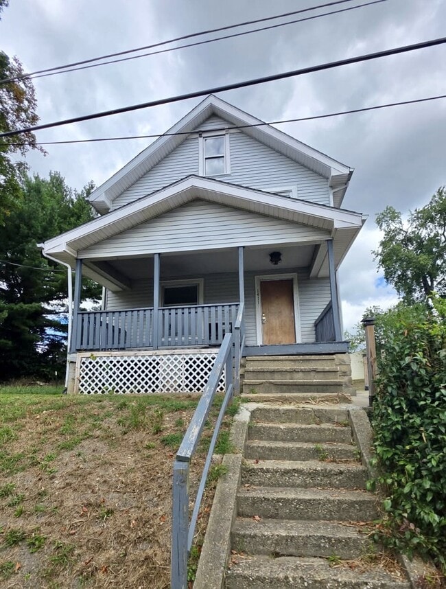 Building Photo - 1411 Laiblin Pl NE Rental