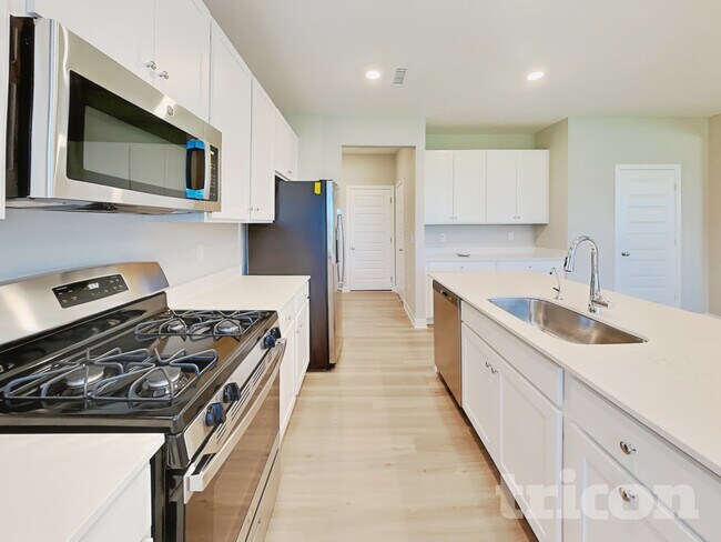 Photo - 4740 W Mineral Ln