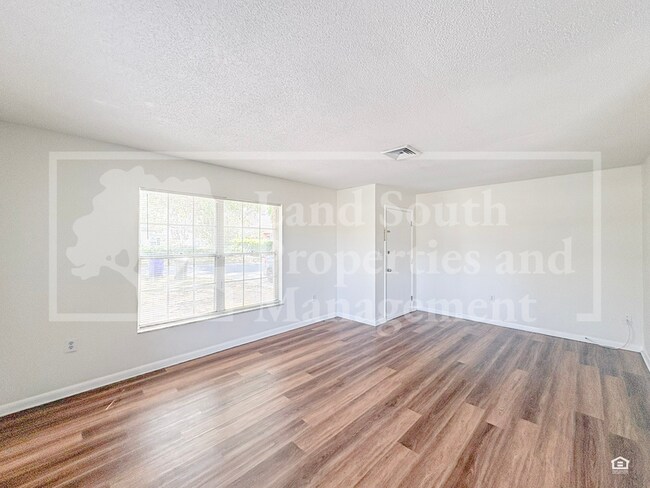 Photo - 420 Allamanda Dr