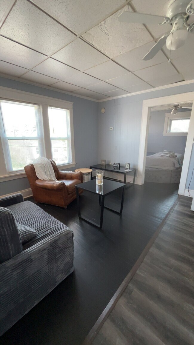 Photo - 3454 E 76th St Unit 2nd/1bd