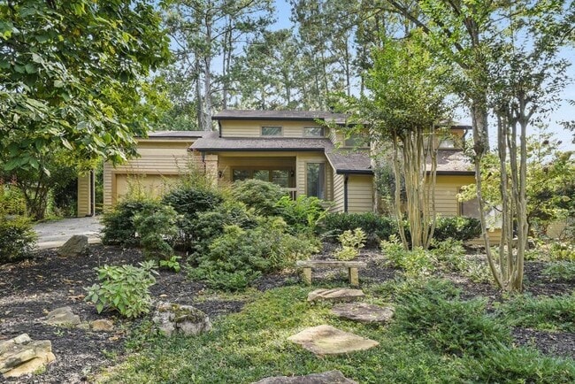 Building Photo - 1000 Muirfield Dr NE