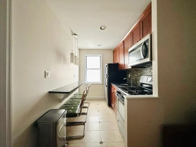 Photo - Furnished room/NOT APARTMENT Unit 4