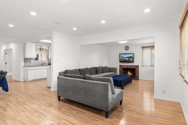 Photo - 12329 Burton St