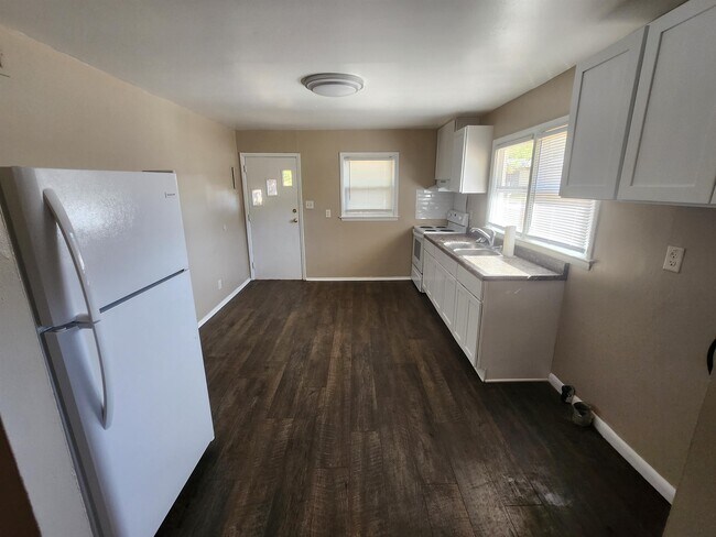 Photo - 2844 Club Plaza Rd