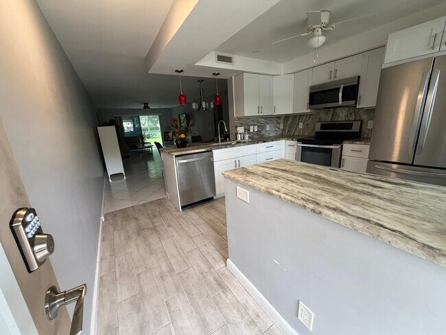 Photo - 2402 Antigua Cir Unit D1