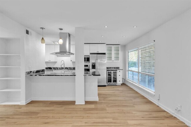 Photo - 500 E Riverside Dr Unit 108